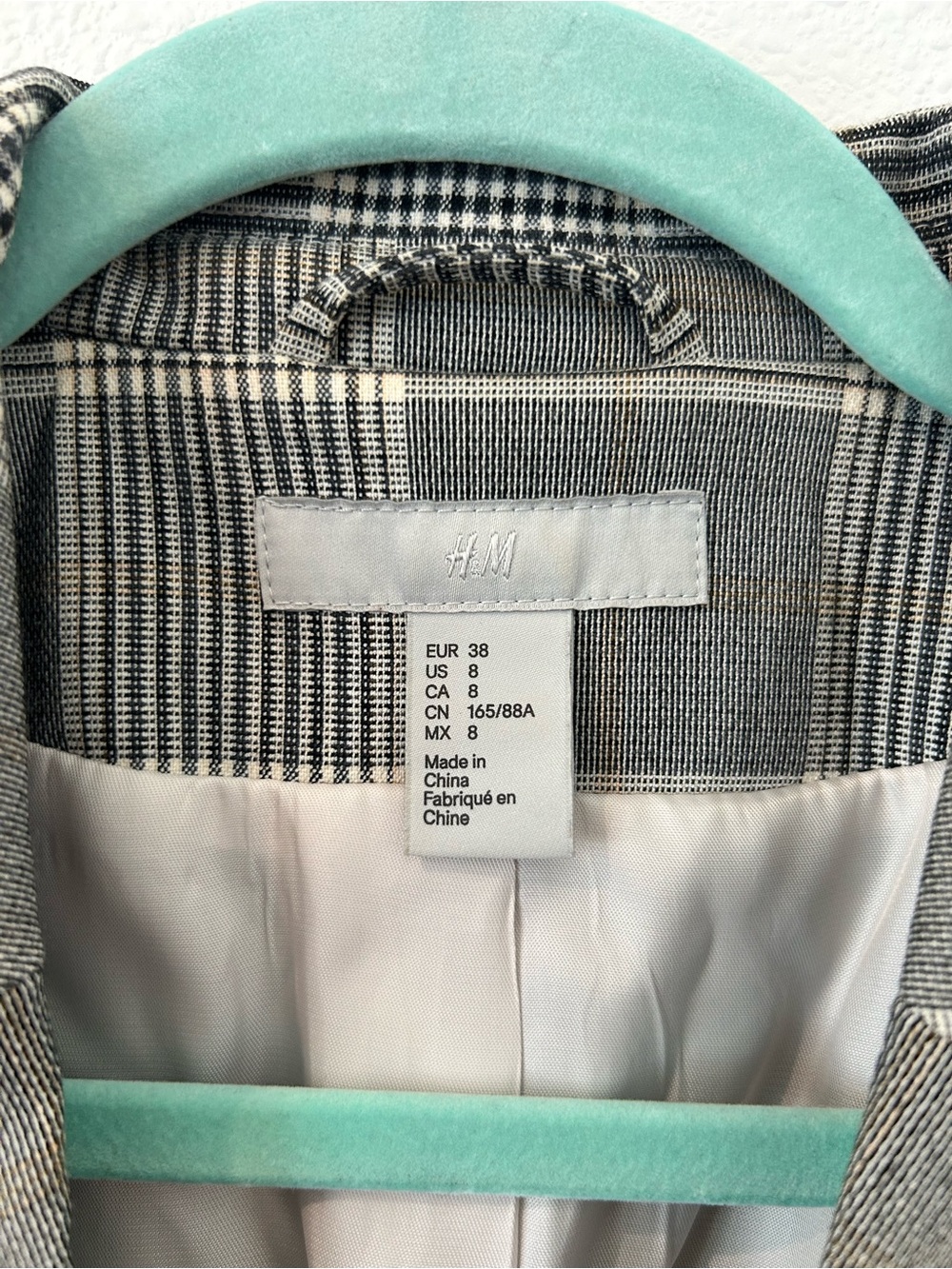 Classic Gray Plaid Double-Breasted Blazer - Picture 5 of 7